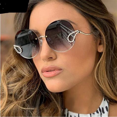 Luxury Sunglasses for Women .